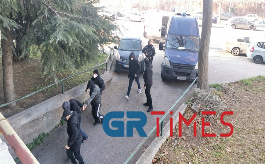 Στα Δικαστήρια ο 20χρονος Αλβανός Στα Δικαστήρια ο 20χρονος Αλβανός