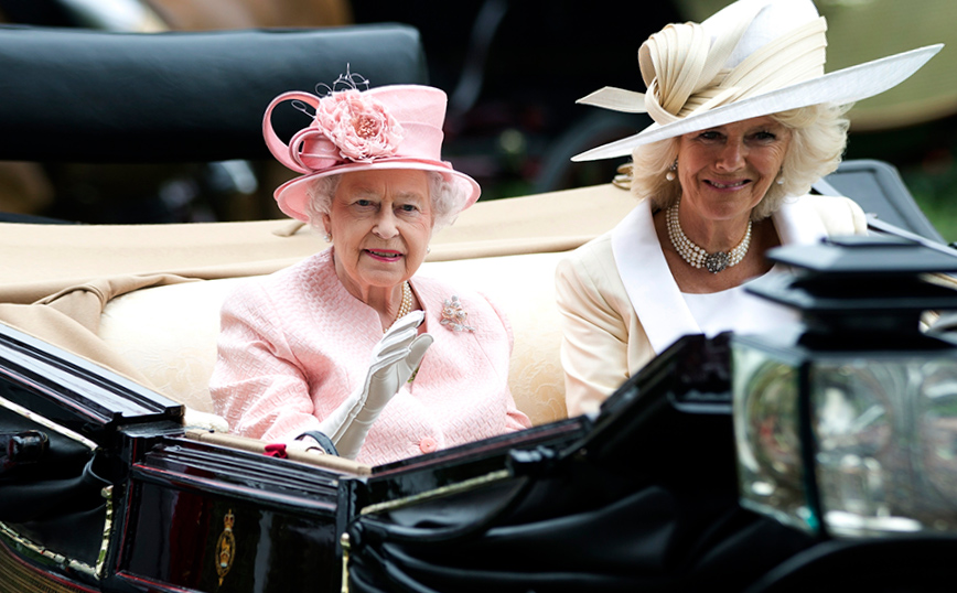 Καμίλα Πάρκερ Μπόουλς και βασίλισσα Ελισάβετ Καμίλα Πάρκερ Μπόουλς και βασίλισσα Ελισάβετ