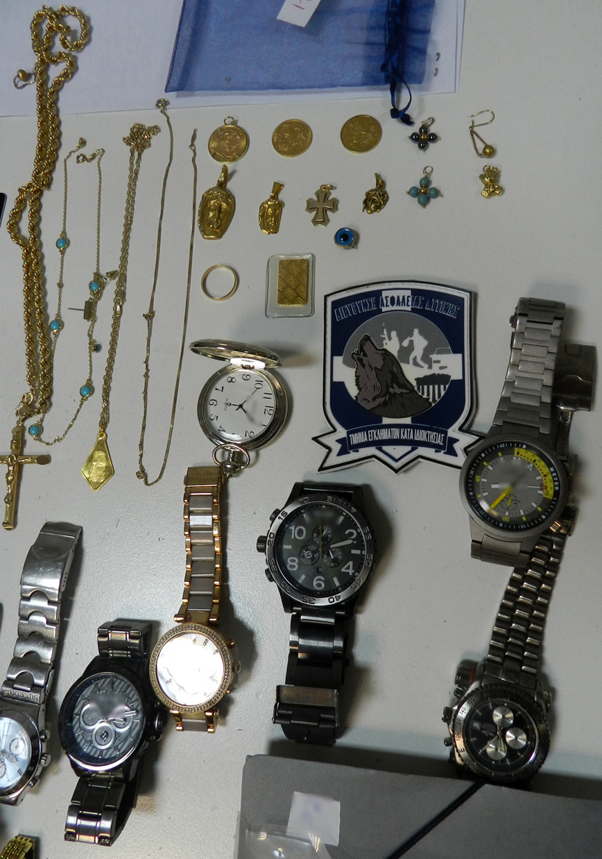 Βίντεο ντοκουμέντο από τη δράση της «συμμορίας των 12» με τις 46 διαρρήξεις των 510.000 ευρώ Βίντεο ντοκουμέντο από τη δράση της «συμμορίας των 12» με τις 46 διαρρήξεις των 510.000 ευρώ