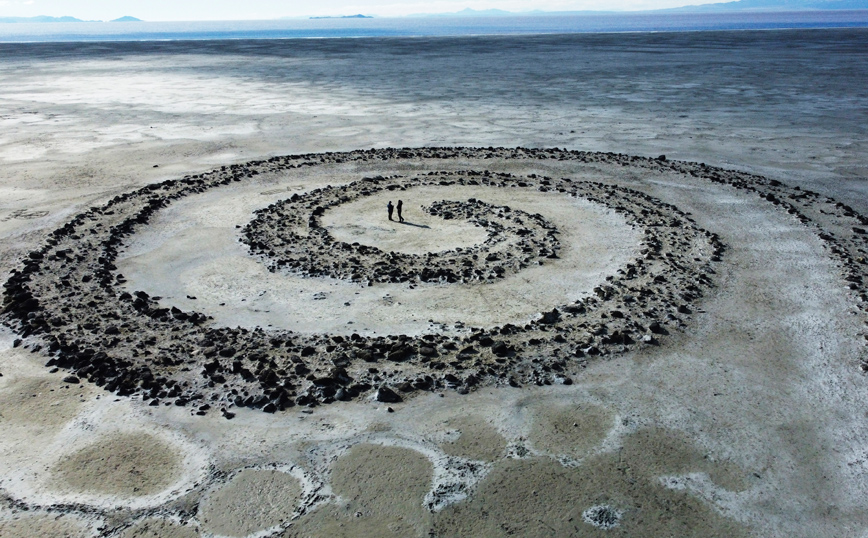 Η παγωμένη λίμνη στο Σολτ Λέικ Η παγωμένη λίμνη στο Σολτ Λέικ