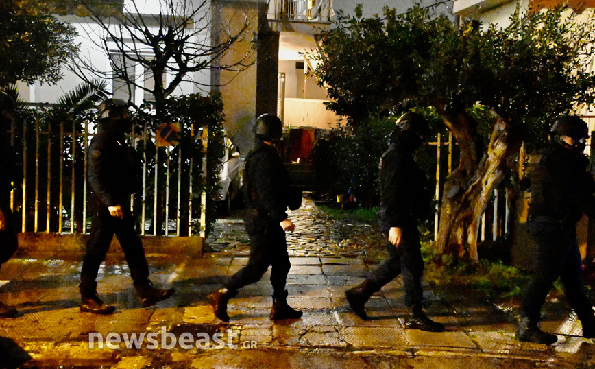 Συναγερμός στη Νέα Ιωνία: Διαρρήκτης έχει εγκλωβιστεί σε διαμέρισμα αστυνομικού Συναγερμός στη Νέα Ιωνία: Διαρρήκτης έχει εγκλωβιστεί σε διαμέρισμα αστυνομικού