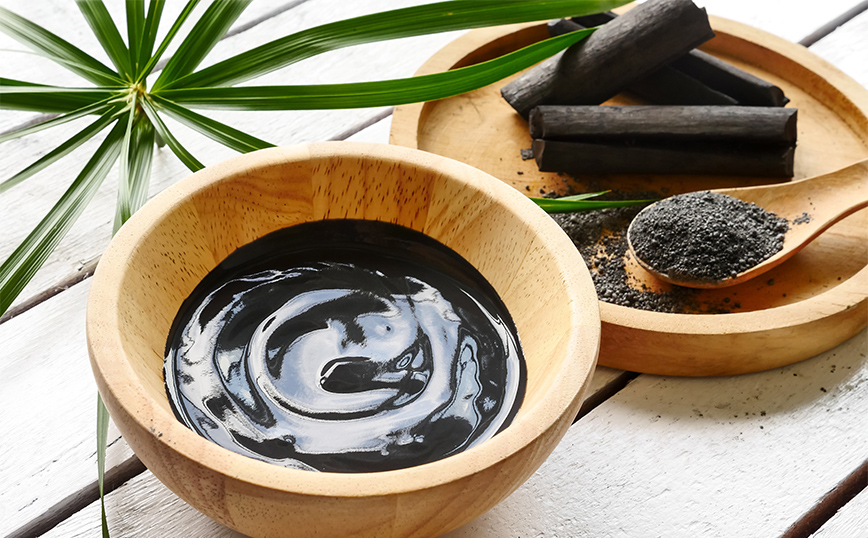 Περιποίηση προσώπου με άνθρακα Περιποίηση προσώπου με άνθρακα