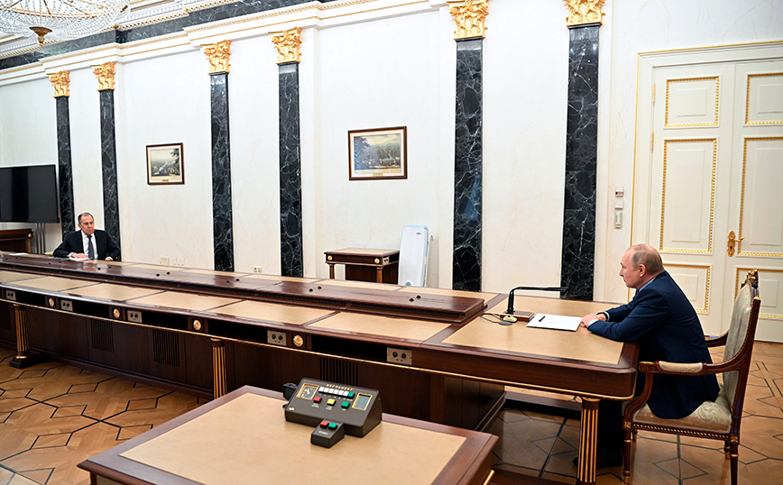 Ουκρανία: Λαβρόφ… όπως Μακρόν &#8211; Το νέο μακρύ τραπέζι συζητήσεων