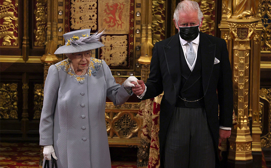 Βασίλισσα Ελισάβετ: Ανησυχία στο παλάτι &#8211; Συνάντησε πρόσφατα τον Κάρολο που έχει ξανά κορονοϊό