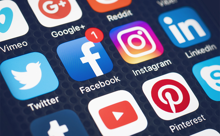 Μόνο με γονική συναίνεση η χρήση Instagram, TikTok και άλλων social media από παιδιά κάτω των 15 ετών στη Γαλλία