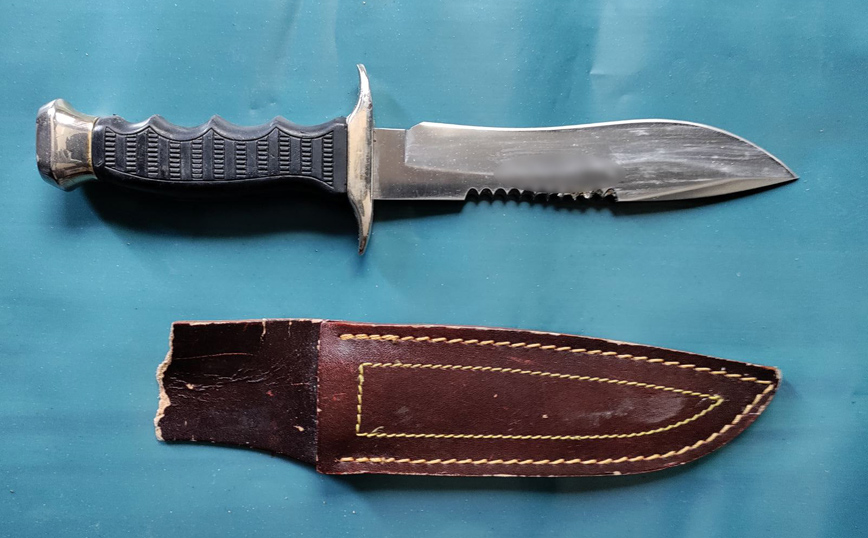 Τι βρήκε η ΕΛ.ΑΣ. σε 4 συνδέσμους οπαδών: Τσεκούρι, μαχαίρι, κοντάρια και φωτοβολίδες Τι βρήκε η ΕΛ.ΑΣ. σε 4 συνδέσμους οπαδών: Τσεκούρι, μαχαίρι, κοντάρια και φωτοβολίδες