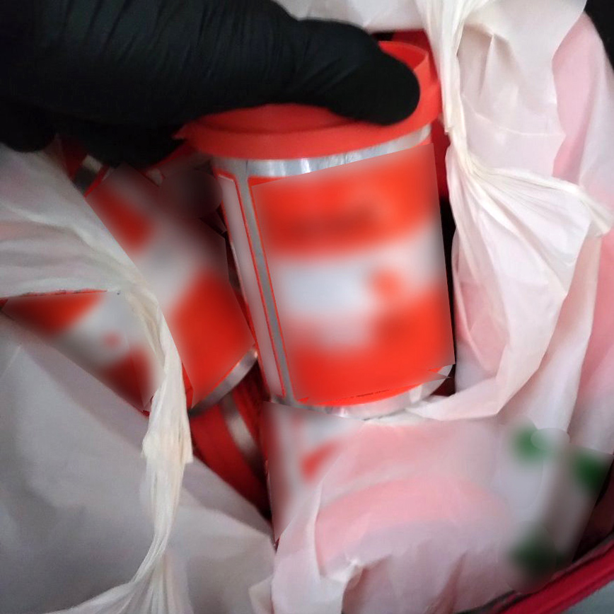 Τι βρήκε η ΕΛ.ΑΣ. σε 4 συνδέσμους οπαδών: Τσεκούρι, μαχαίρι, κοντάρια και φωτοβολίδες Τι βρήκε η ΕΛ.ΑΣ. σε 4 συνδέσμους οπαδών: Τσεκούρι, μαχαίρι, κοντάρια και φωτοβολίδες