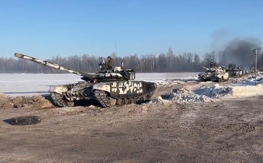 Ουκρανία: Το βίντεο των Ρώσων με την αποχώρηση στρατευμάτων – Επιφυλακτική η Βρετανία