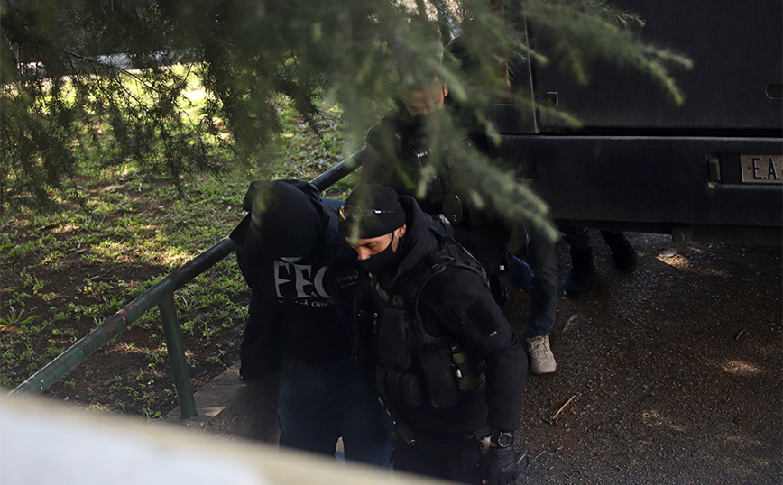 Δολοφονία Άλκη: Προφυλακίστηκαν οι δυο νεαροί που απολογήθηκαν σήμερα – «Μαχαίρωσα έναν από τους τραυματίες στο πόδι»