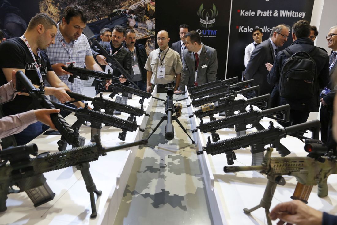 Όπλα σε έκθεση Όπλα σε έκθεση