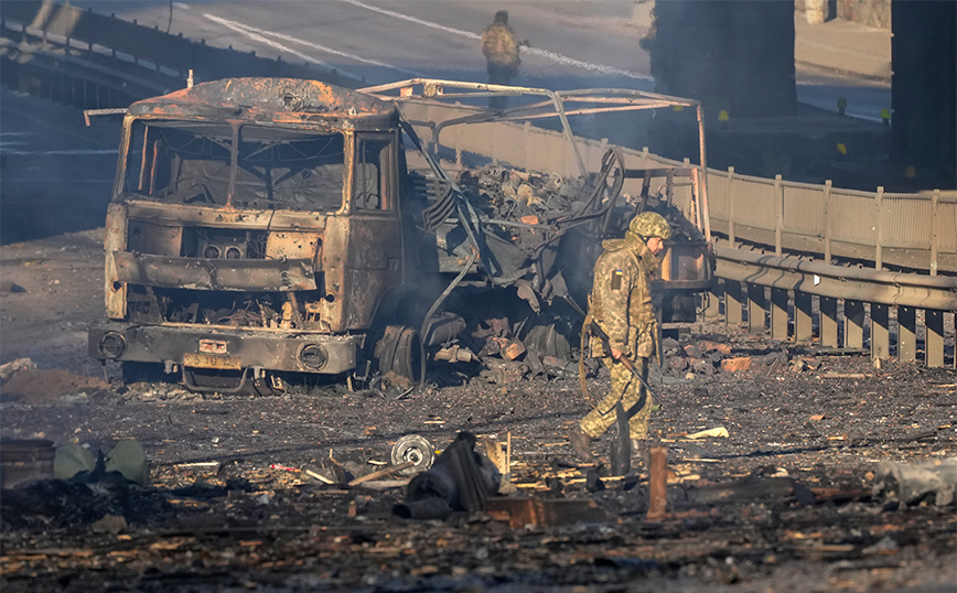 Τι είναι η θερμοβαρική βόμβα που κατηγορείται ότι έριξε η Ρωσία στην Ουκρανία