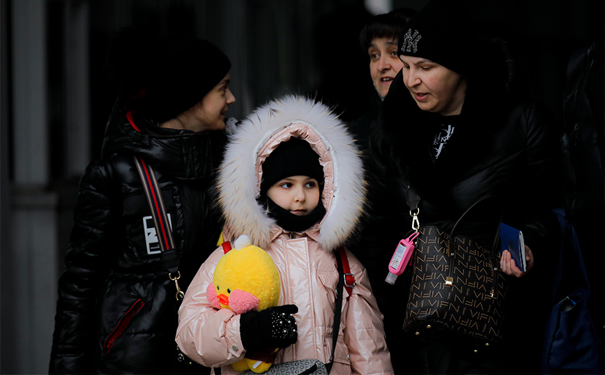 Ουκρανία: Ο ΟΗΕ ζητά να προστατευθούν 100.000 παιδιά και να απομακρυνθούν από τις εμπόλεμες ζώνες