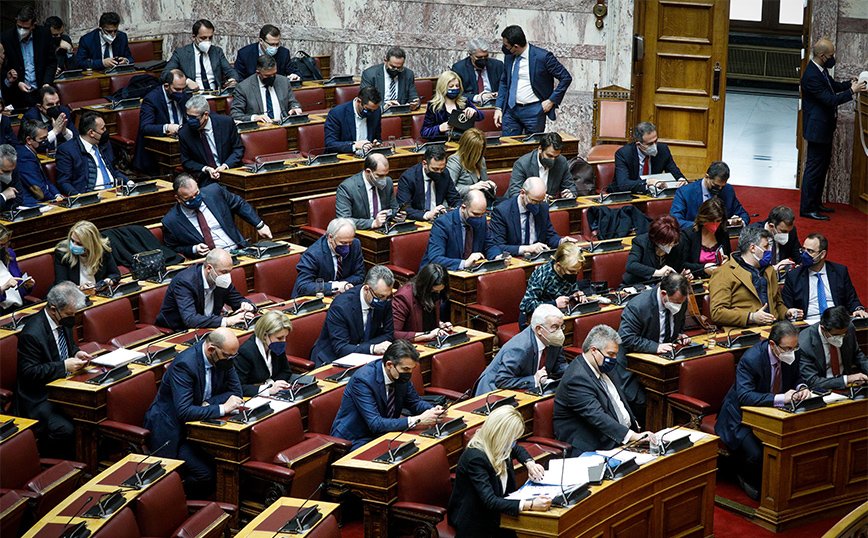 Απορρίφθηκε η άρση ασυλίας της Ελευθεριάδου – Εγκρίθηκε η άρση ασυλίας του Καμίνη