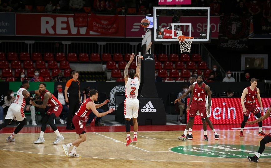 Φάση από τον αγώνα Μπάγερν Μονάχου - Ολυμπιακός Φάση από τον αγώνα Μπάγερν Μονάχου - Ολυμπιακός