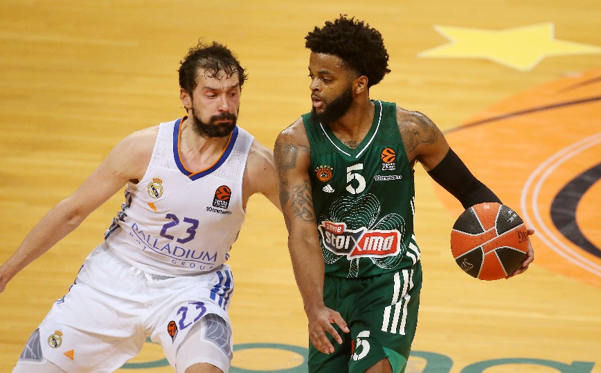 Φάση από τον αγώνα Παναθηναϊκός - Ρεάλ Μαδρίτης Φάση από τον αγώνα Παναθηναϊκός - Ρεάλ Μαδρίτης