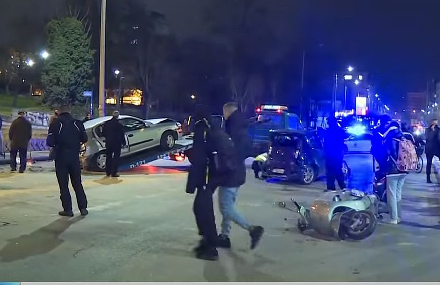 Θεσσαλονίκη: Αστικό λεωφορείο παρέσυρε 9 αυτοκίνητα και ένα μηχανάκι &#8211; Πέντε ελαφρά τραυματίες