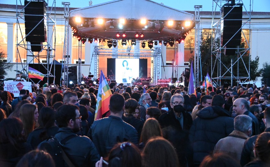 Πλήθος κόσμου στην πολυσυζητημένη Συναυλία Ειρήνης – Δείτε τις εικόνες