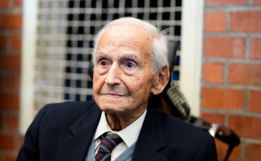 ΛΕΟΝ ΣΒΑΡΤΣΜΠΑΟΥΜ ΛΕΟΝ ΣΒΑΡΤΣΜΠΑΟΥΜ