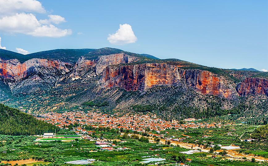Πανοραμική άποψη του Λεωνιδίου Πανοραμική άποψη του Λεωνιδίου