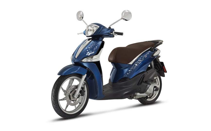 Το Piaggio Liberty ντύνεται Baci Perugina, για τον εορτασμό της 100στης επετείου του