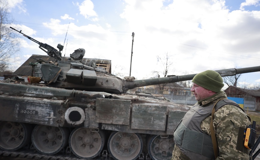 Πόλεμος στην Ουκρανία: Ο ρωσικός στρατός δεν αποσύρεται από το Κίεβο
