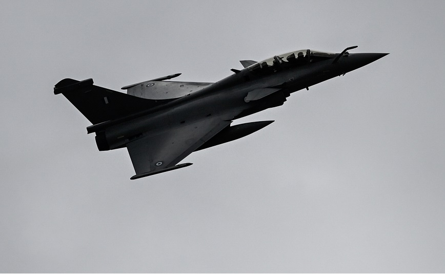 Γιατί πέταξαν σήμερα τα Rafale πάνω από την Αθήνα