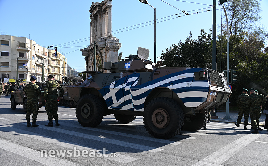 Δείτε τη μεγάλη στρατιωτική παρέλαση στην Αθήνα για την εθνική επέτειο της 25ης Μαρτίου