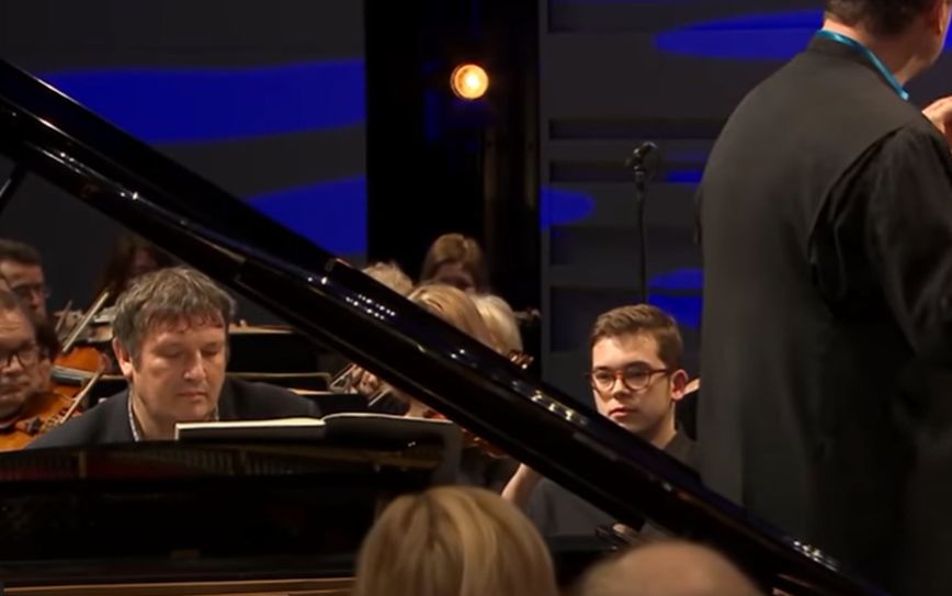 Οργή για τις δηλώσεις του διάσημου ρώσου πιανίστα Μπερεζόφσκι – Ζήτησε να κοπεί το ρεύμα στο Κίεβο