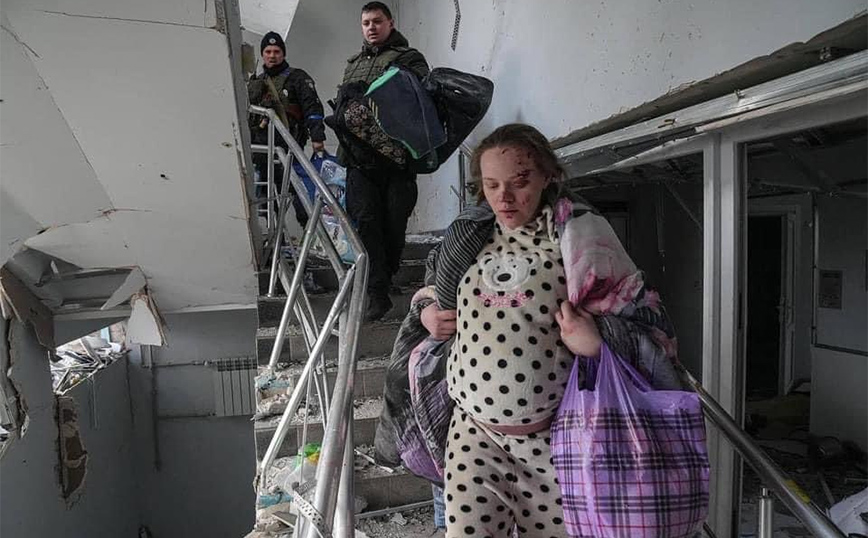 Πόλεμος στην Ουκρανία: Γέννησε η έγκυος που βρισκόταν στο μαιευτήριο που βομβαρδίστηκε