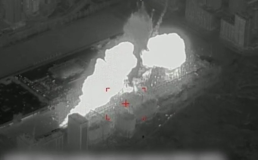 Νέο βίντεο από τον βομβαρδισμό του εμπορικού κέντρου στο Κίεβο &#8211; Η στιγμή της τεράστιας έκρηξης