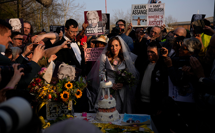 Η σύζυγος του Τζούλιαν Ασάνζ Η σύζυγος του Τζούλιαν Ασάνζ