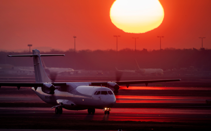 Ακυρώσεις και καθυστερήσεις σε γερμανικά αεροδρόμια λόγω απεργίας Ακυρώσεις και καθυστερήσεις σε γερμανικά αεροδρόμια λόγω απεργίας