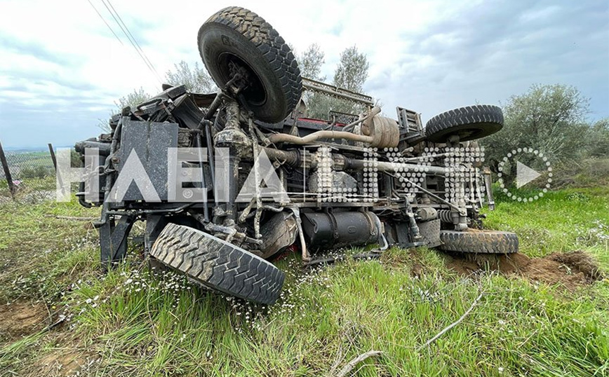 Δύο τραυματίες σε ανατροπή πυροσβεστικού οχήματος σε πυρκαγιά στο Χελιδόνι