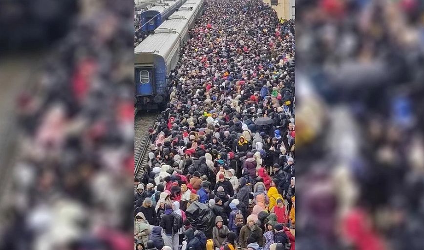 Πόλεμος στην Ουκρανία: H εικόνα από τον σιδηροδρομικό σταθμό στο Χάρκοβο που αποτυπώνει τις συνέπειες του πολέμου