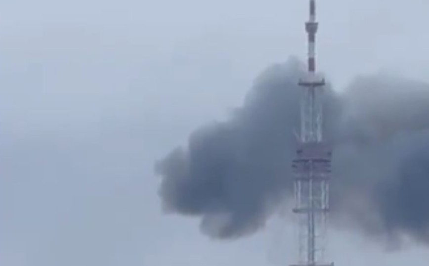 Πόλεμος στην Ουκρανία: Βομβαρδισμός κοντά στον πύργο τηλεπικοινωνιών του Κιέβου &#8211; Οι πρώτες εικόνες