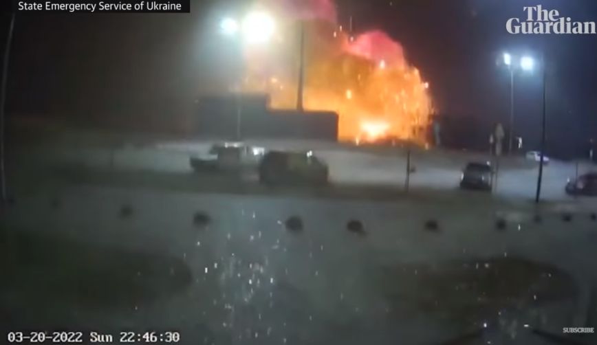 Πόλεμος στην Ουκρανία: Σοκάρει βίντεο με τον βομβαρδισμό σε εμπορικό κέντρο στο Κίεβο &#8211; Έξι νεκροί