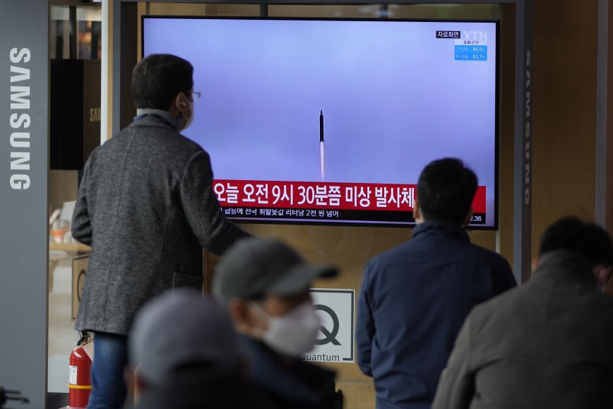 Συμφωνία Ουάσινγκτον &#8211; Σεούλ για «σθεναρές απαντήσεις» μετά τη νέα εκτόξευση πυραύλου από τη Βόρεια Κορέα