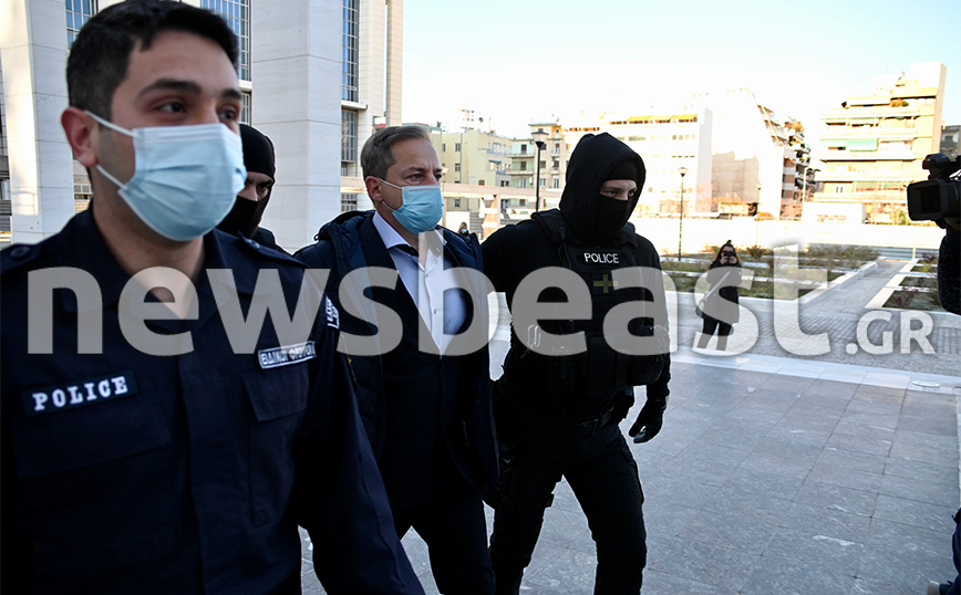 Έφτασε στο δικαστήριο ο Δημήτρης Λιγνάδης Έφτασε στο δικαστήριο ο Δημήτρης Λιγνάδης