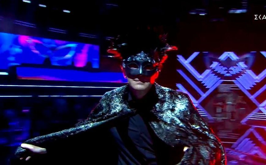 The Masked Singer: Πρεμιέρα για το νέο σόου του ΣΚΑΪ – Ο Σάκης Ρουβάς έκανε… ποδαρικό ως άλλος Ζορό