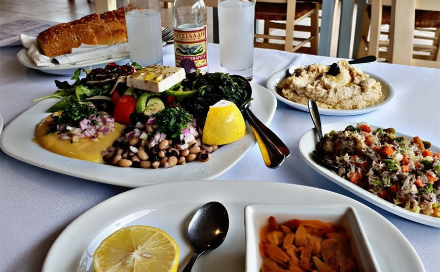 Ταβέρνα Θοδωρής και Ελένη Ταβέρνα Θοδωρής και Ελένη