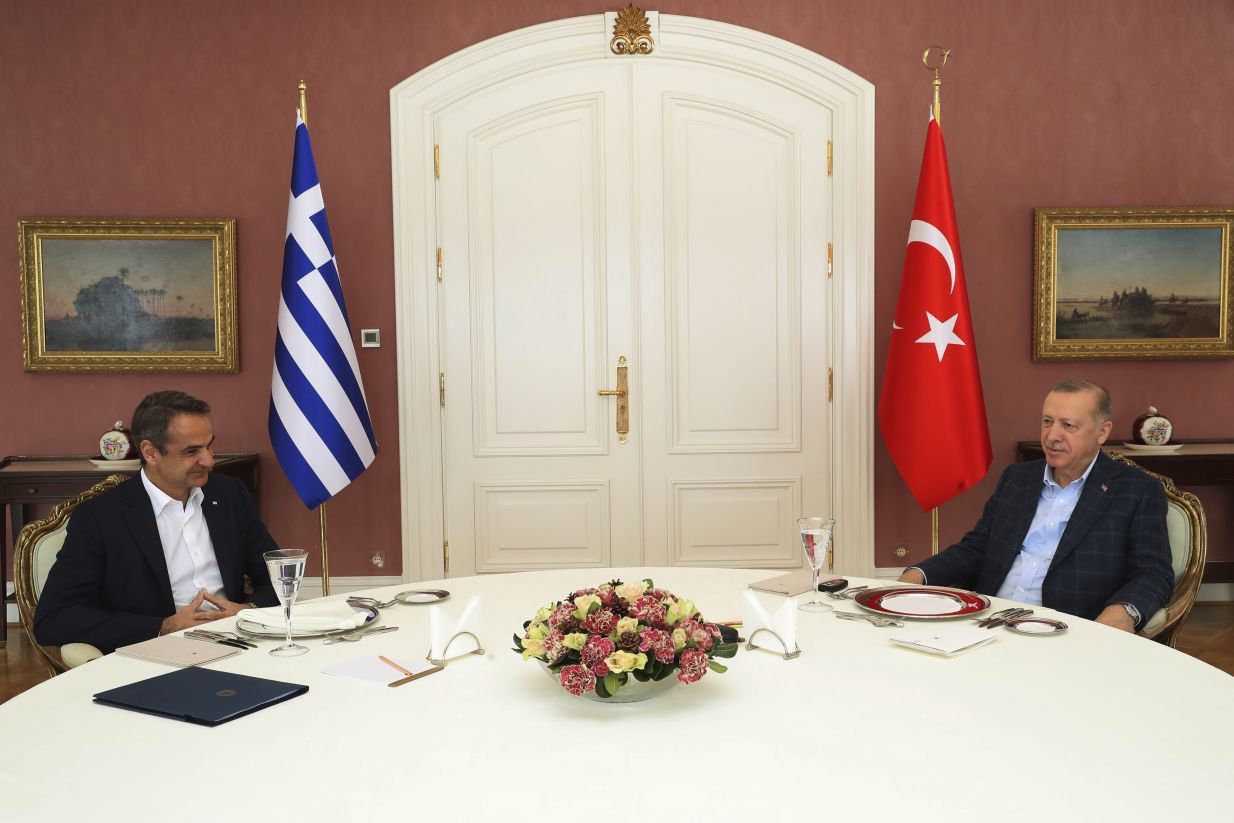 Μητσοτάκης – Ερντογάν: Έσπασε ο πάγος – Μίλησαν ως σύμμαχοι αλλά χωρίς «εκπτώσεις» στις θέσεις τους – Το παρασκήνιο