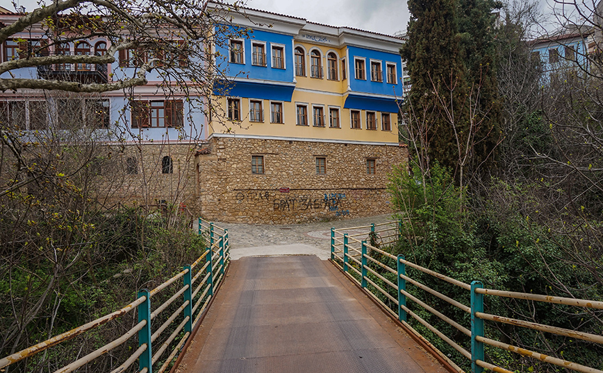 Χαρακτηριστικό κτίριο στη Μπαρμπούτα