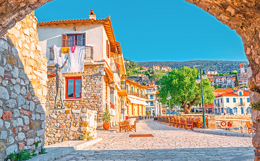 Παραδοσιακή γωνιά στη Ναύπακτο Παραδοσιακή γωνιά στη Ναύπακτο