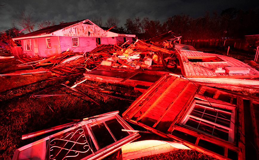 Καταστροφικό πέρασμα τυφώνα στη Νέα Ορλεάνη Καταστροφικό πέρασμα τυφώνα στη Νέα Ορλεάνη
