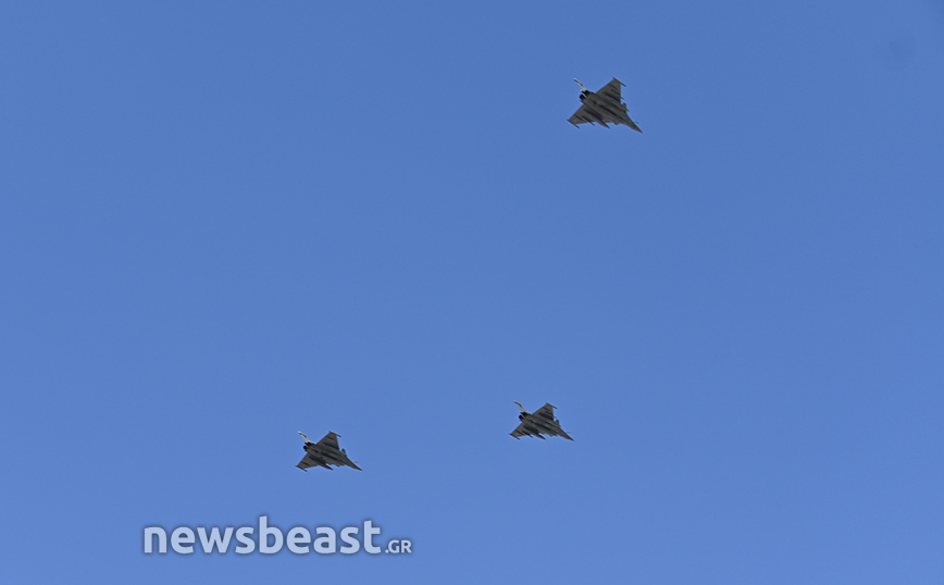 25η Μαρτίου: Η παρουσία των αεροσκαφών Spitfire και F-16 πάνω από την Ακρόπολη