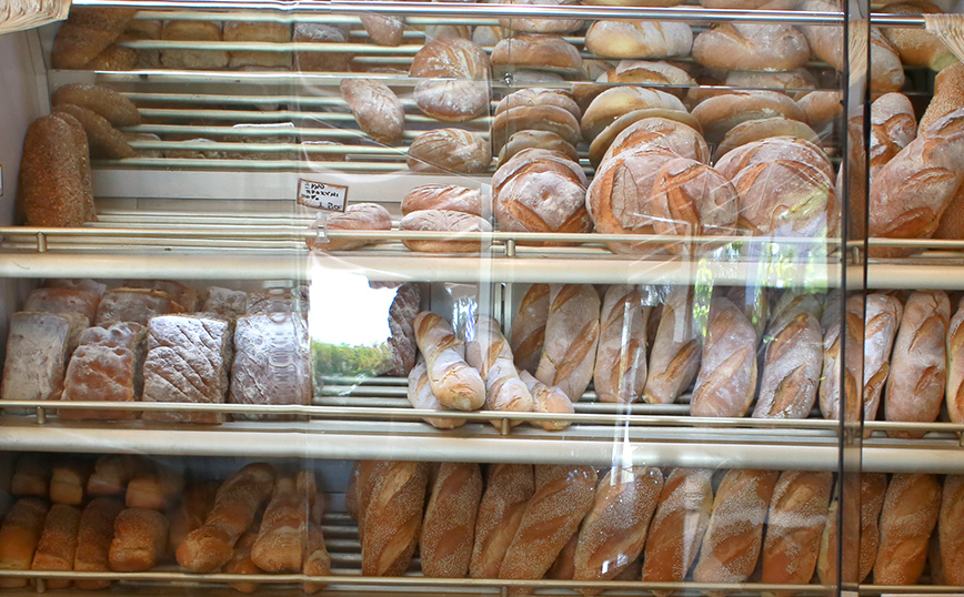 Αρτοποιοί στο Newsbeast: Γι΄ αυτό αυξήθηκε η τιμή στο ψωμί &#8211; Πόσο κοστίζει σήμερα μια φραντζόλα