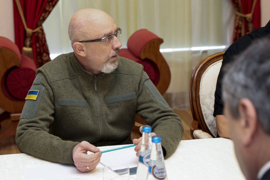 «Αναγνωρίστε ότι ο Πούτιν είναι εγκληματίας πολέμου» – Η έκκληση ουκρανού υπουργού προς τους ευρωβουλευτές
