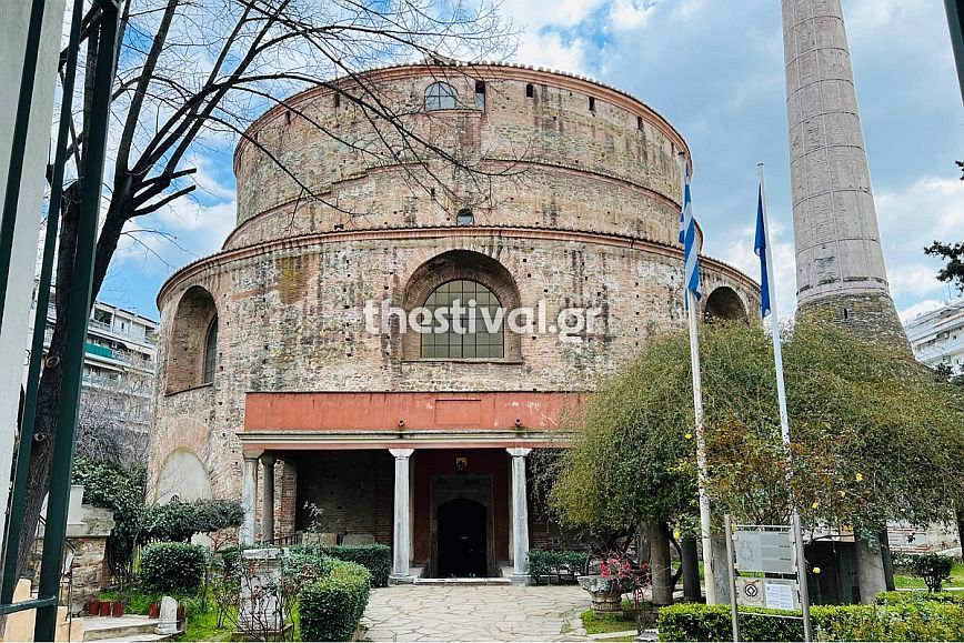 Θεσσαλονίκη: Ζημιές στο μνημείο της Ροτόντας – Φοιτητής έσπασε τον Σταυρό επειδή τον χώρισε ο σύντροφός του