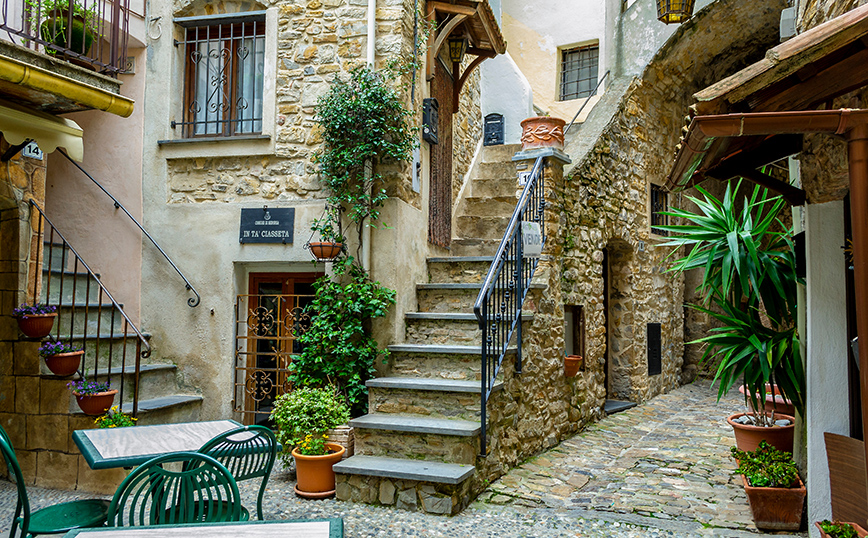 Χωριό Σεμπόργκα - Ιταλία Χωριό Σεμπόργκα - Ιταλία