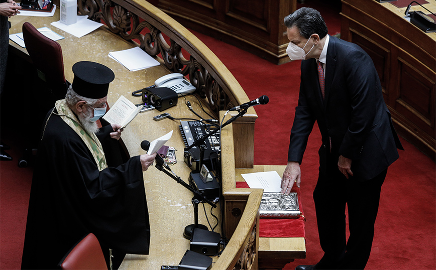 Ορκίστηκε βουλευτής πριν από λίγη ώρα ο Θεόδωρος Σκυλακάκης Ορκίστηκε βουλευτής πριν από λίγη ώρα ο Θεόδωρος Σκυλακάκης